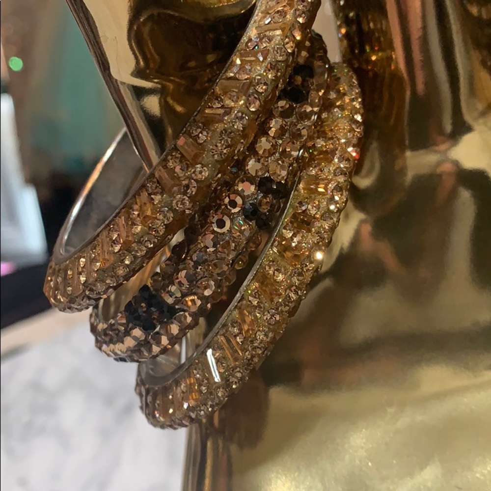 9 bracelets - Picture 2 of 6